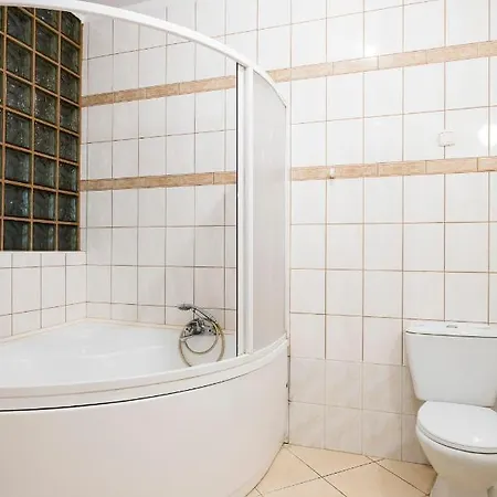 ホームステイ Gosciniec Exclusive ワルシャワ